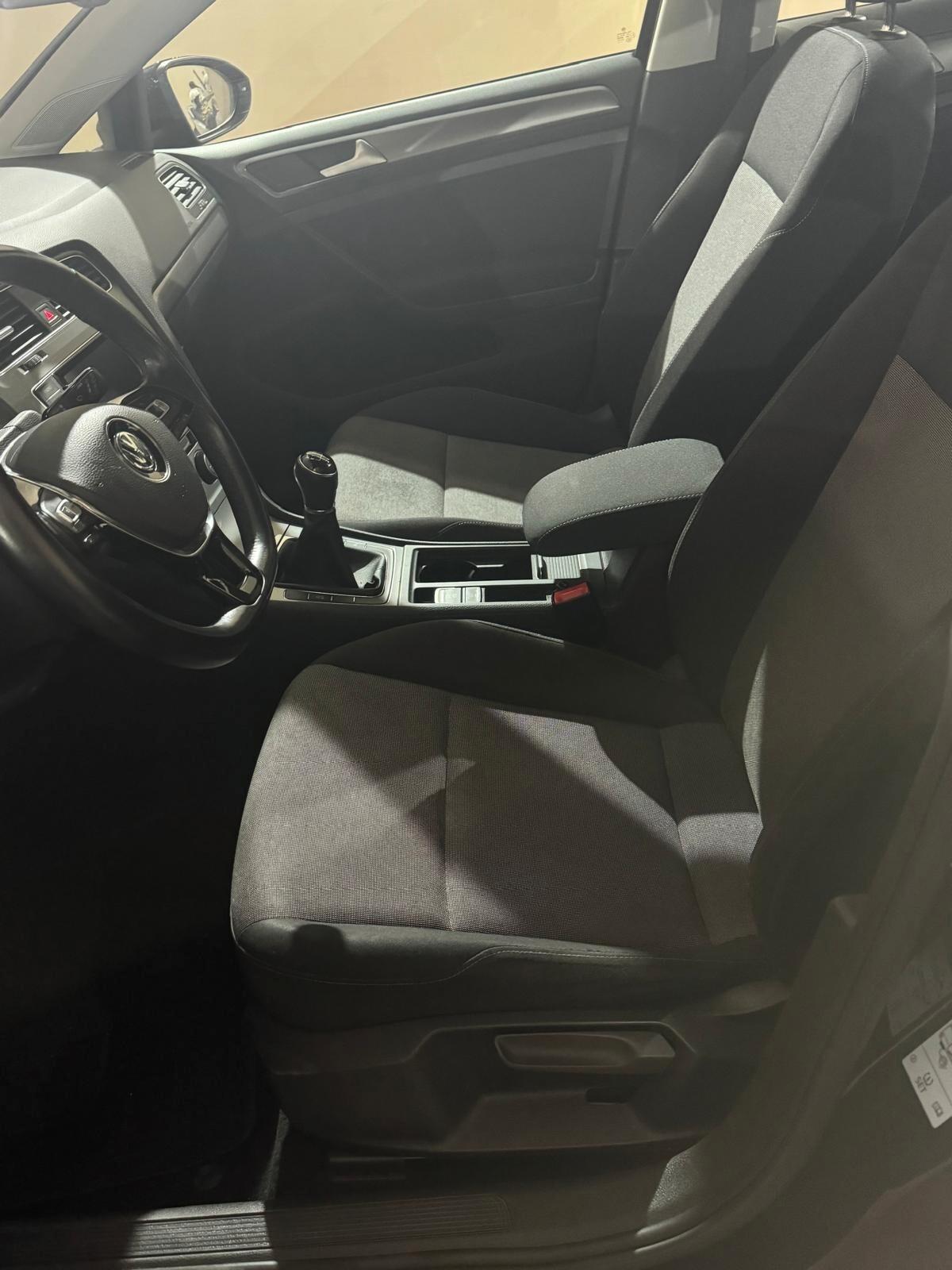 Volkswagen Golf 1.6 TDI 5p. Comfortline BlueMotion NAVI PARK ASSIST BLUETOOTH *LEGGI*