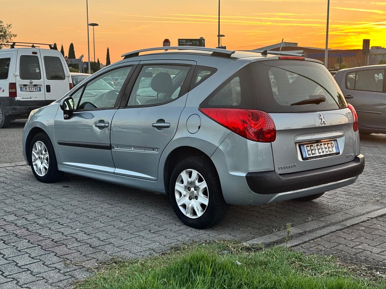 Peugeot 207 1.4 VTi 95CV SW 61.000km 2010