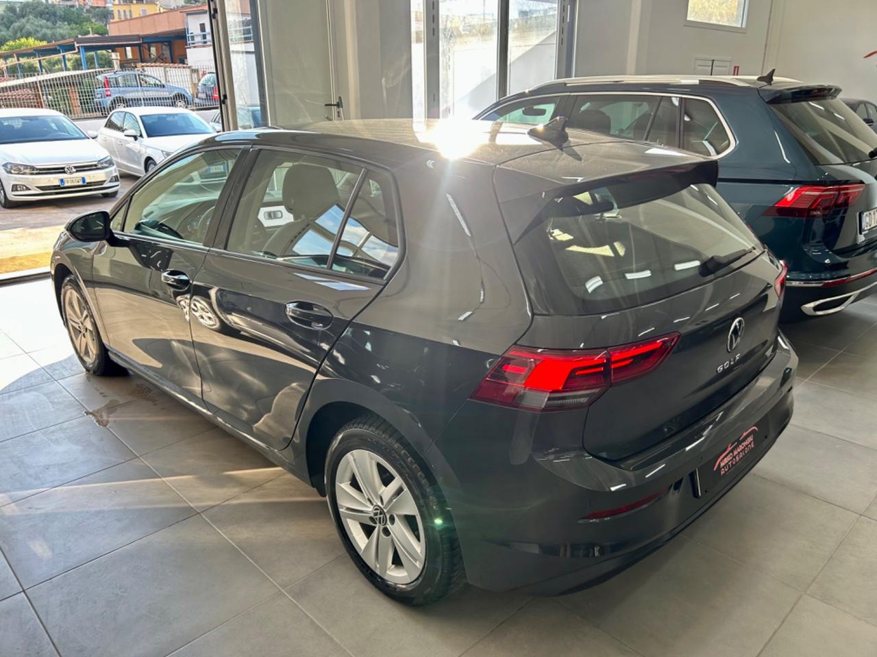 VW Golf 8 2.0 TDI 115 CV SCR Life FINANZIABILE