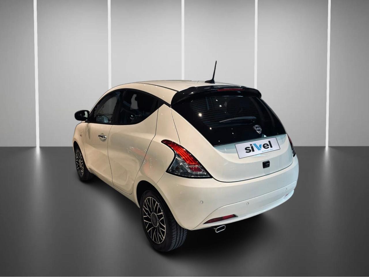 Lancia Ypsilon 1.0 FireFly 5 porte S&S Hybrid Gold Plus