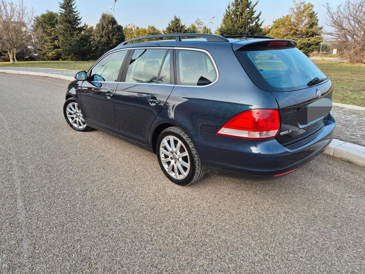 Volkswagen Golf Var. 2.0 TDI DPF Sportline 08