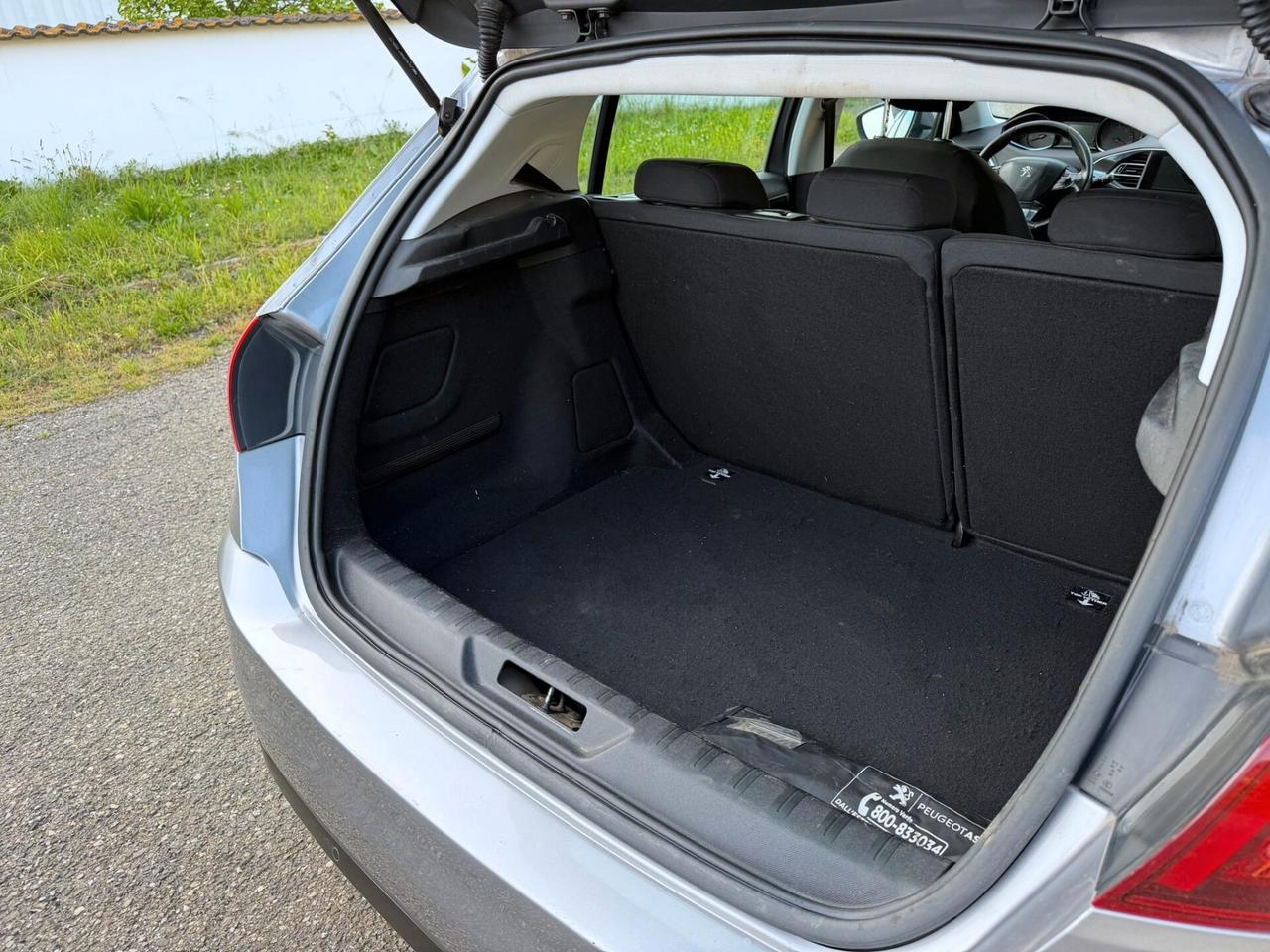 Peugeot 308 Berlina HDi 100 CV EURO 6B