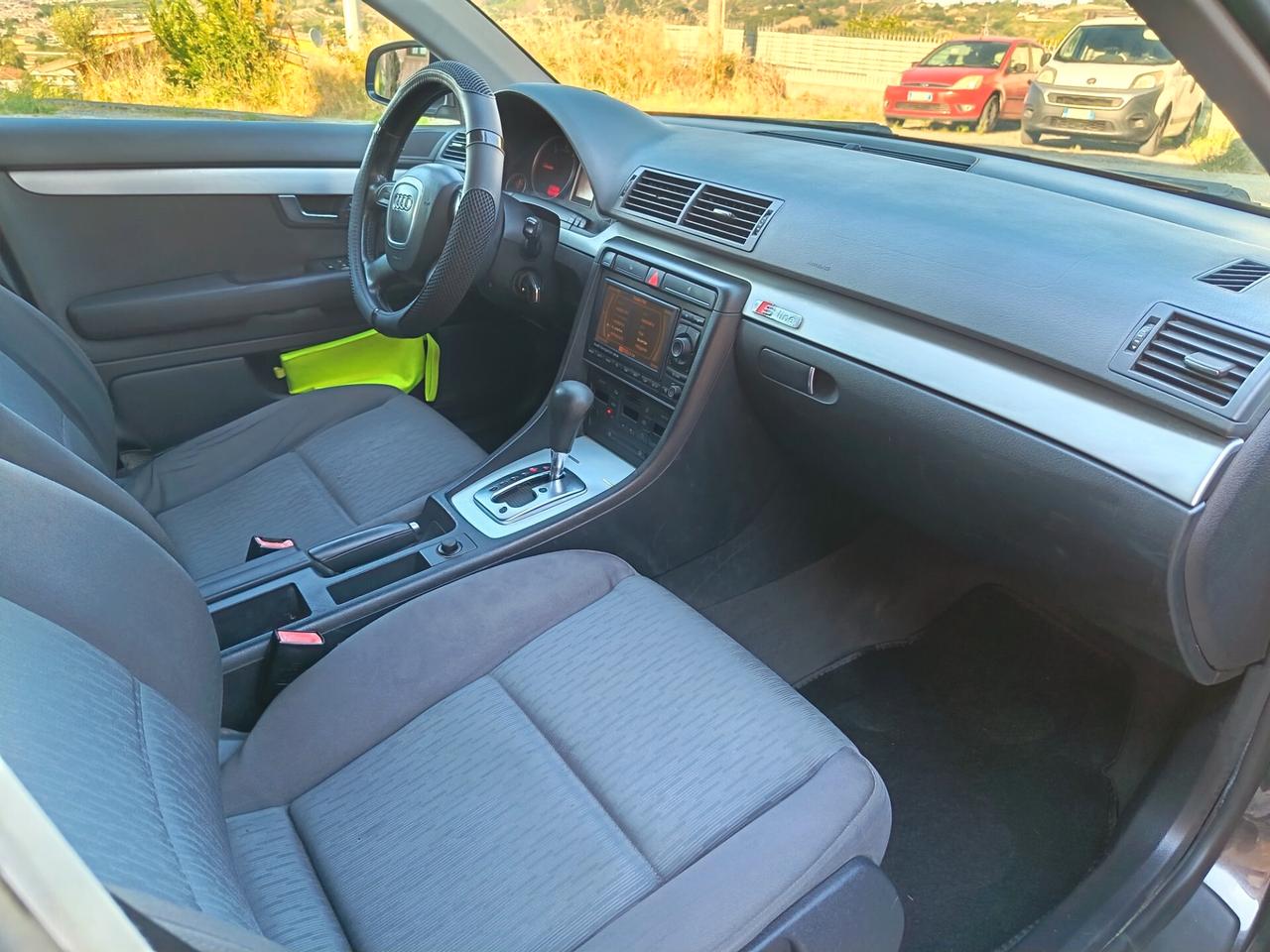 Audi A4 2.0 TDI AUTOMATICA NEOPATENT DISTRIBUZIONE APPENA FATTA