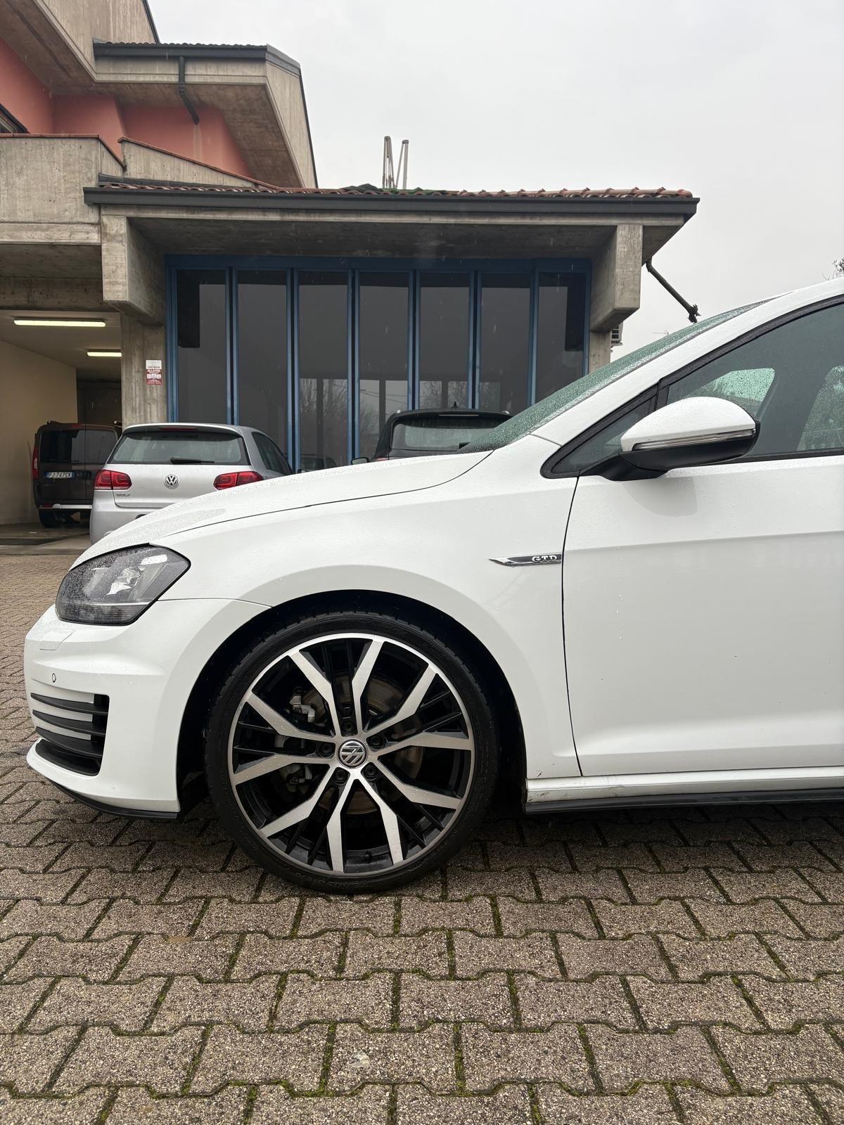 Volkswagen Golf GTD 2.0 TDI DSG 5p. BlueMotion Technology