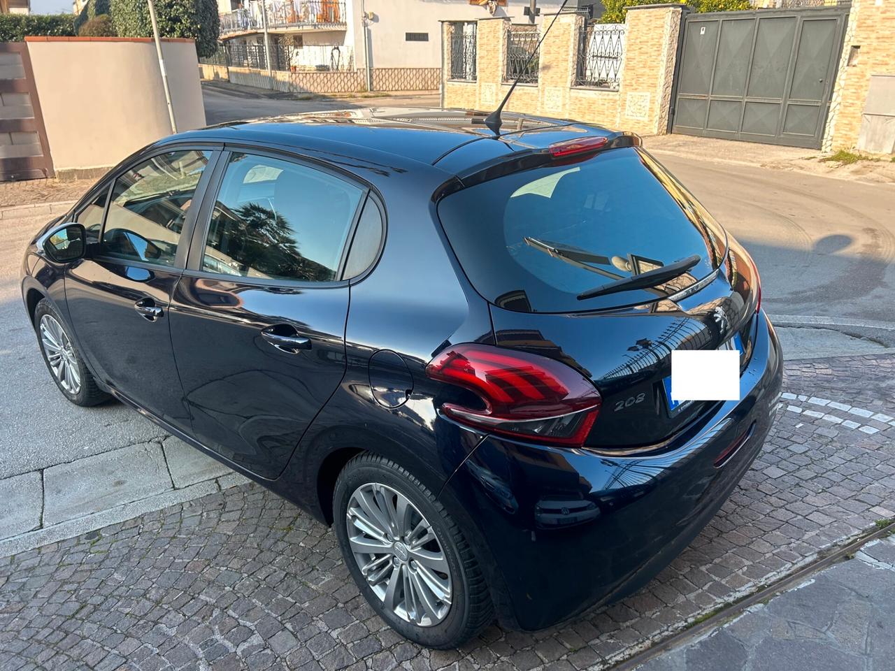 Peugeot 208 PureTech 82 5 porte Allure