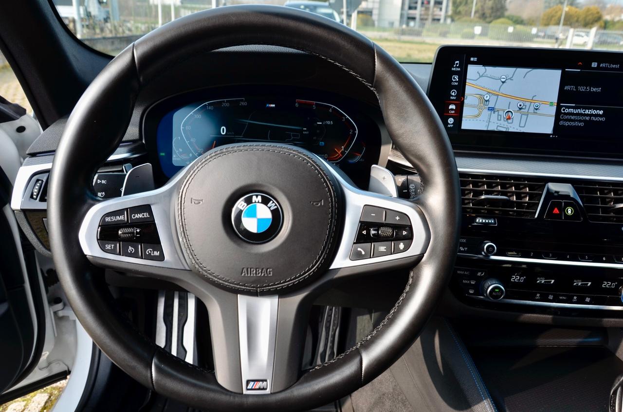 BMW 540d TOURING MHEV 48V XDRIVE MSPORT 340cv AUT, UNICOPROPRIETARIO, GARANZIA BMW, PACCHETTO MANUTENZIONE, UFF ITALIANA, FULL LED, RETROCAMERA, 20", PERMUTE