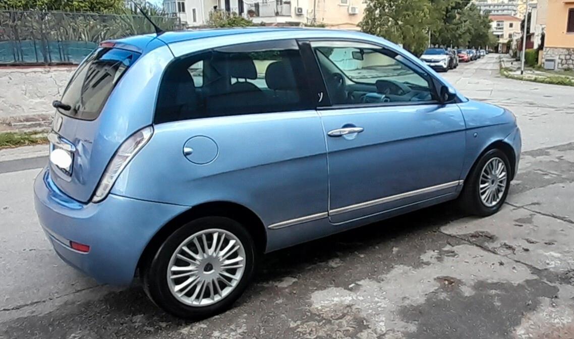 Lancia Ypsilon 1.2 Argento