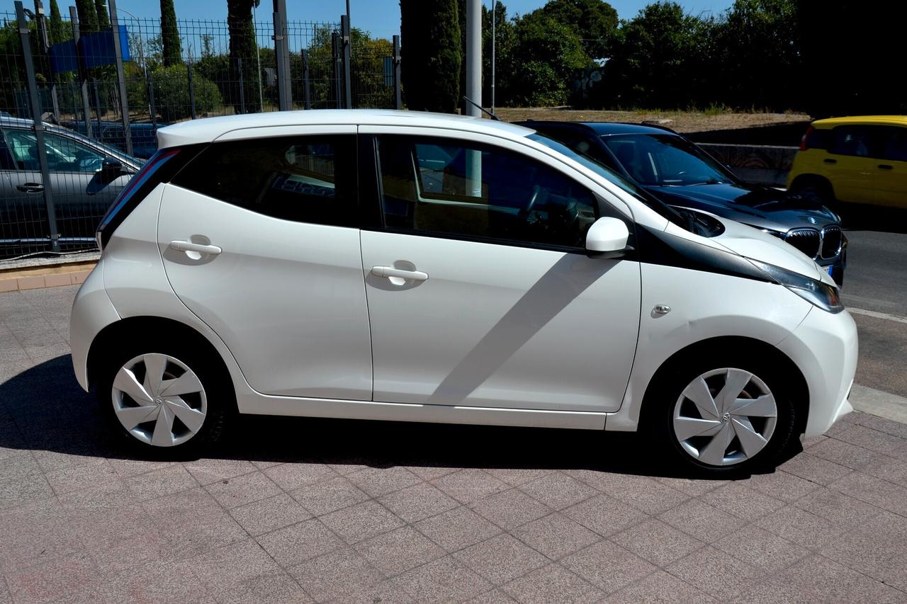 Toyota Aygo 1.0 69CV X-PLAY AUTOMATICA **PREZZO REALE**
