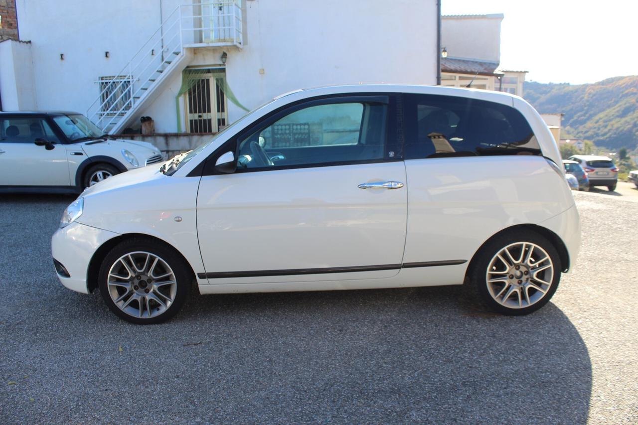 Lancia Ypsilon 1.3 MJT 90 CV Platino