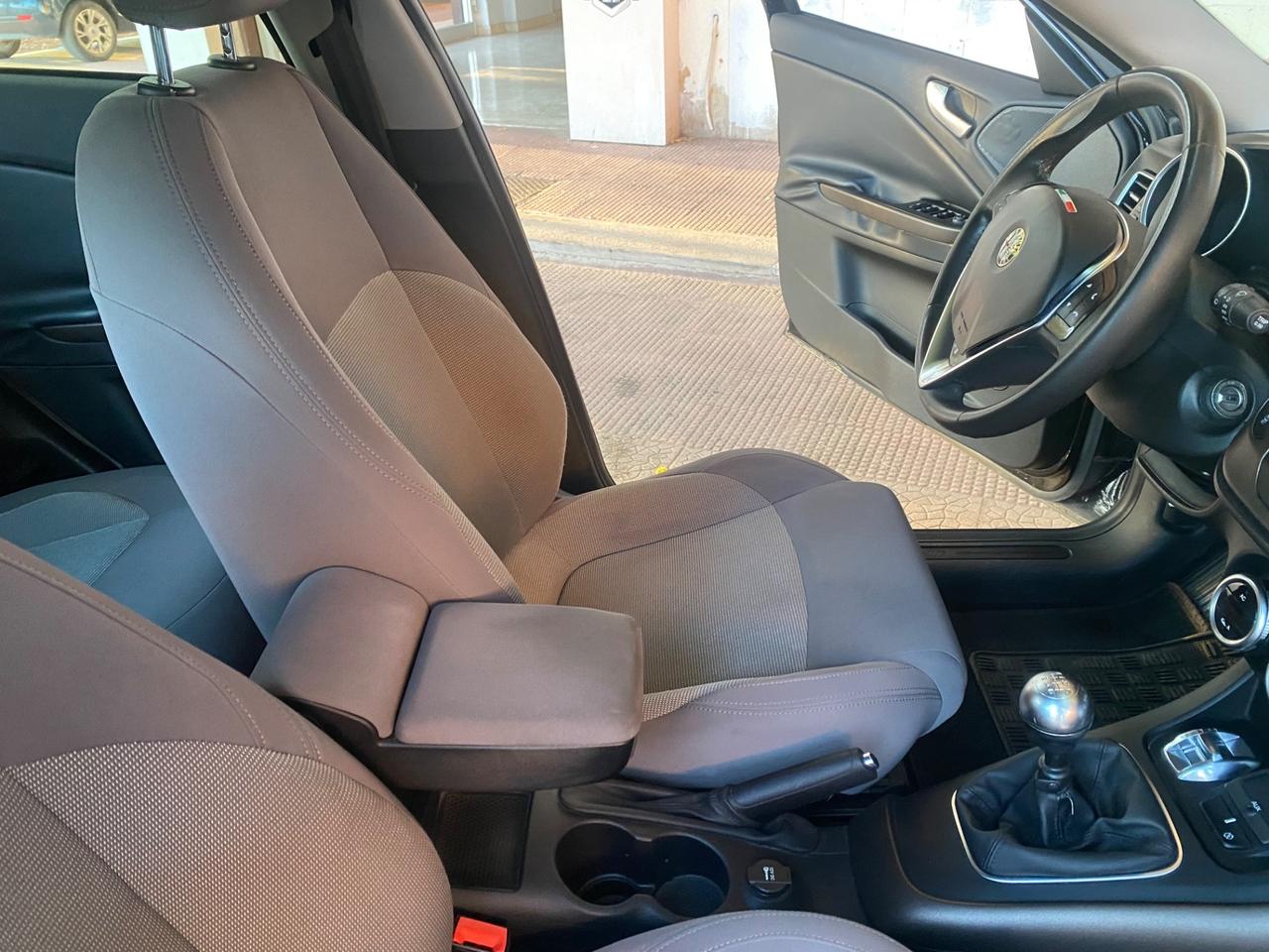 Alfa Romeo Giulietta 1.6 JTDm-2 105 CV Distinctive