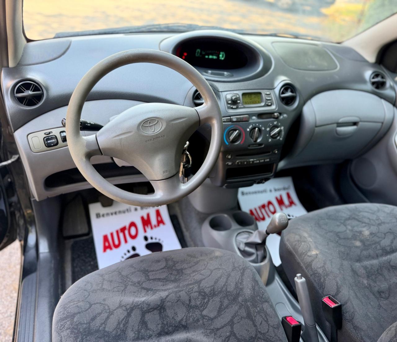 Toyota Yaris 1.0i 16V OK NEOPATENTATI ! ! !