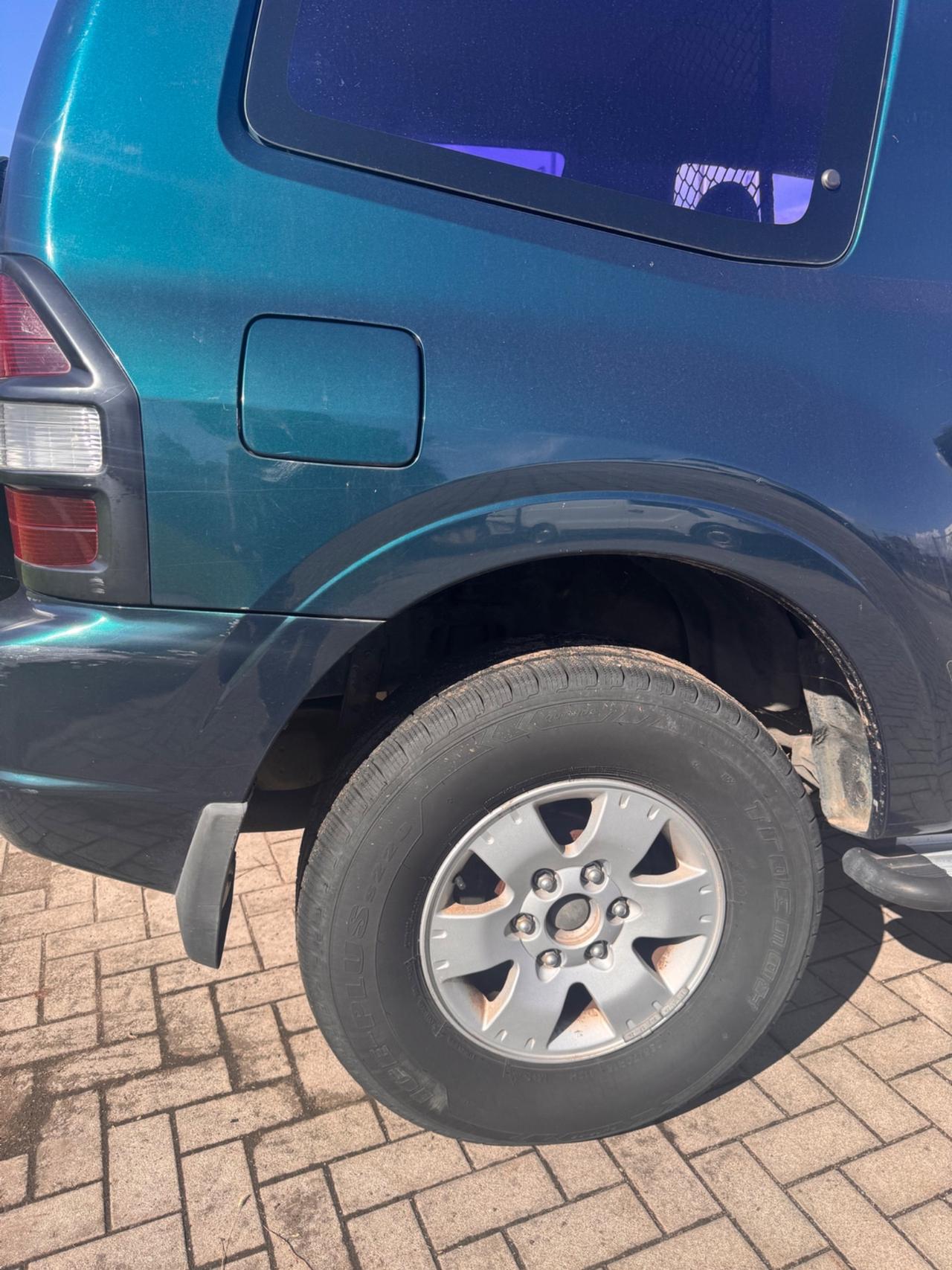 Mitsubishi Pajero 2.5 TDI 3p. GLX