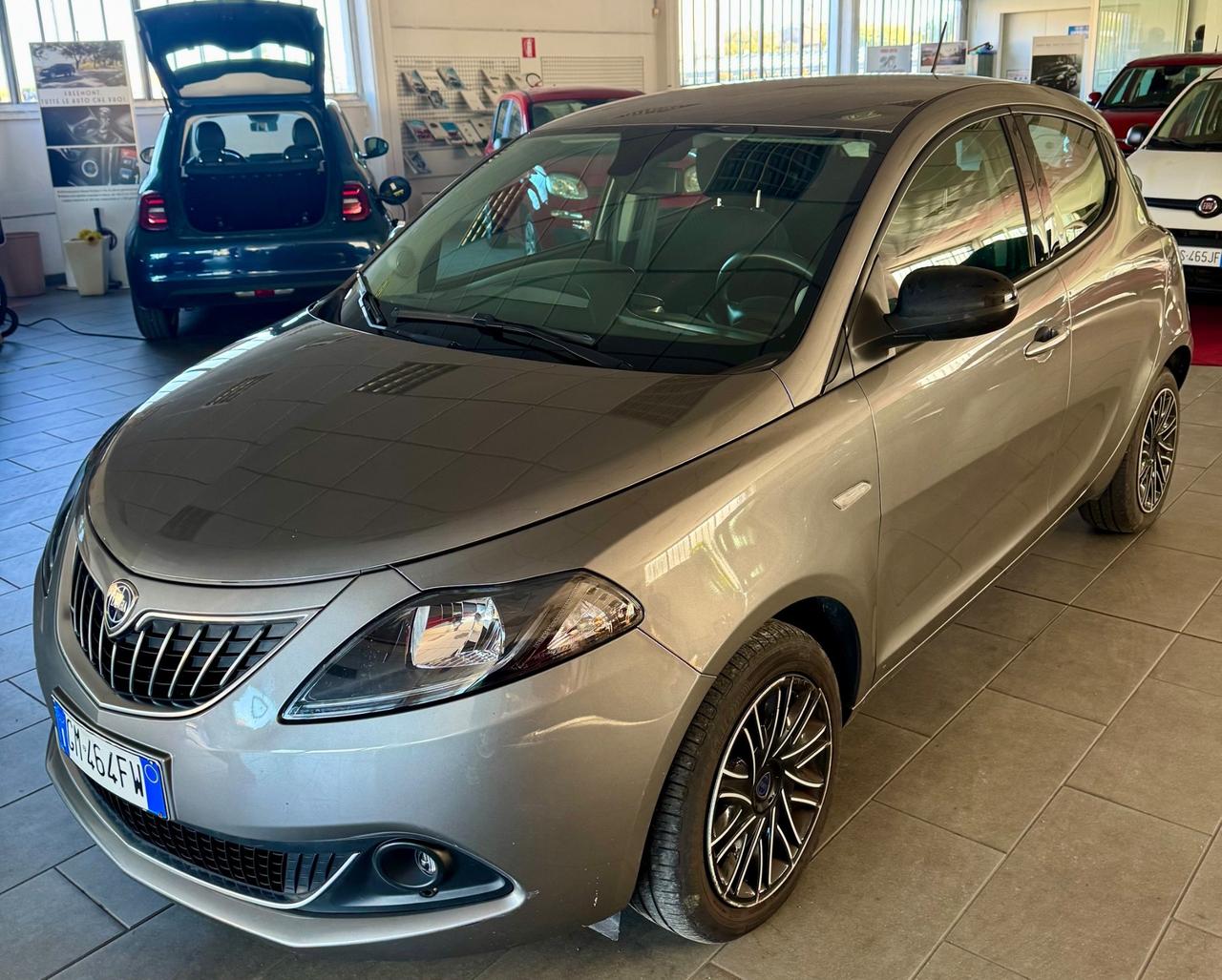 Lancia Ypsilon 1.0 FireFly 5 porte S&S Hybrid Gold