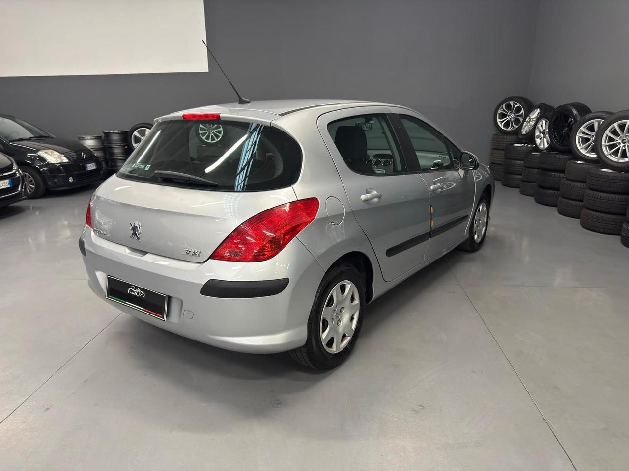 Peugeot 308 1.4 VTi 98CV 5p. Premium