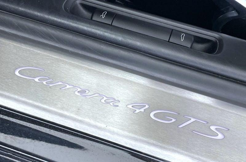 Porsche 911 CARRERA 4 Cabriolet GTS PDK