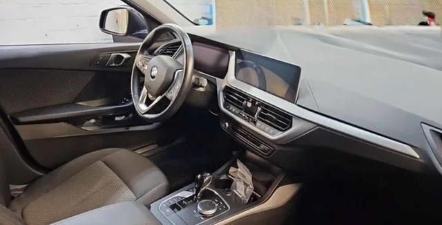 Bmw 116 116d 5p. Business Advantage