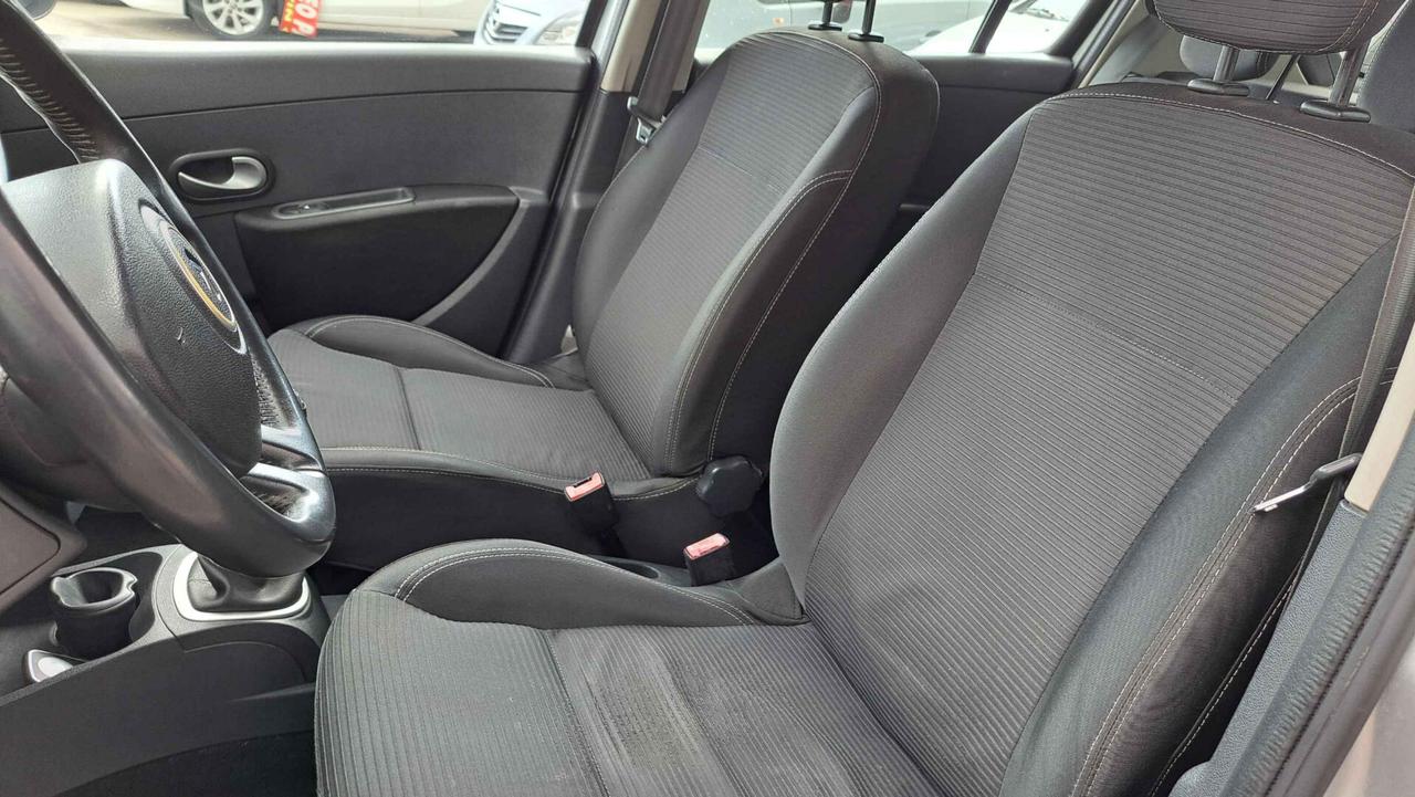 Renault Clio 1.2 16V 5 porte Dynamique