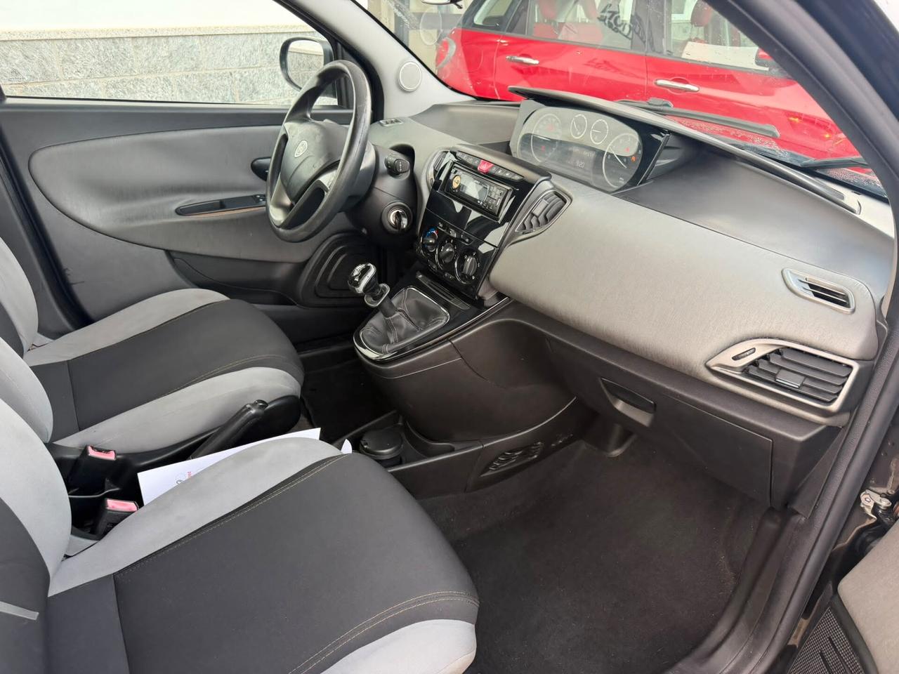 Lancia Ypsilon 1.2 69 CV 5 porte metano Ecochic Gold