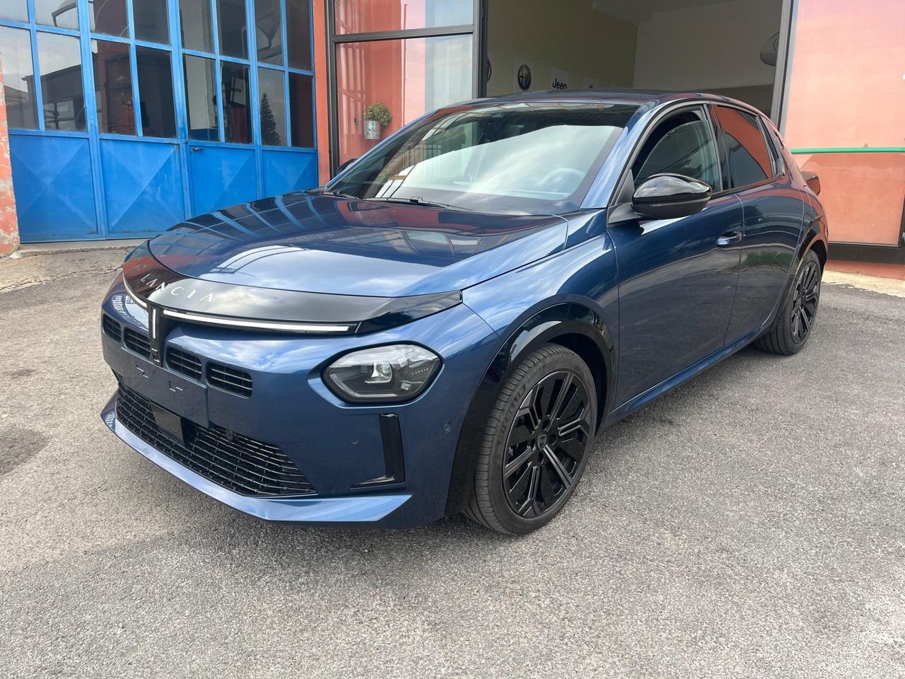 Lancia Ypsilon Hybrid DCT Edizione Cassina-Km17500-
