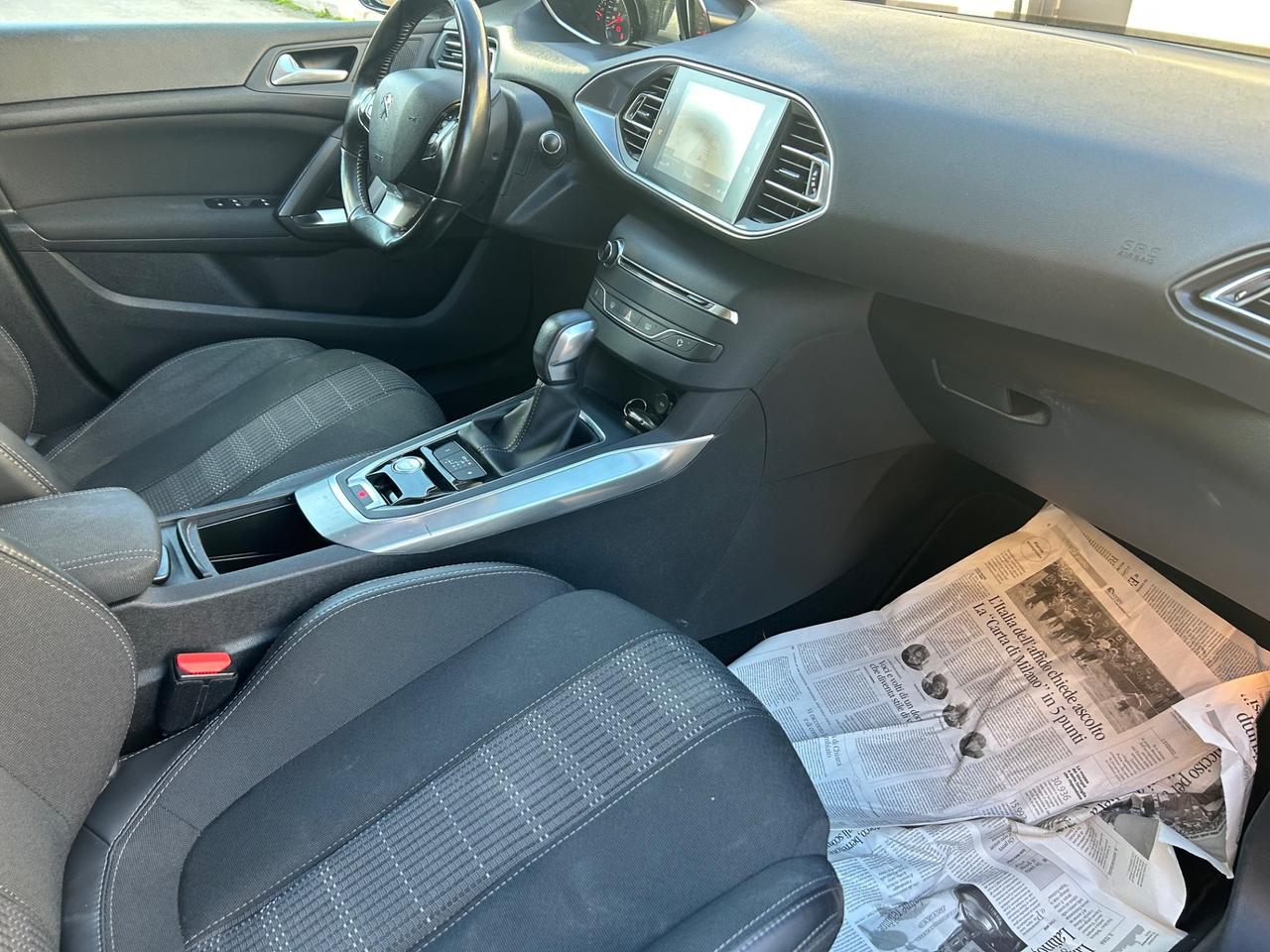 Peugeot 308 BlueHDi 120 S&S EAT6 SW Allure