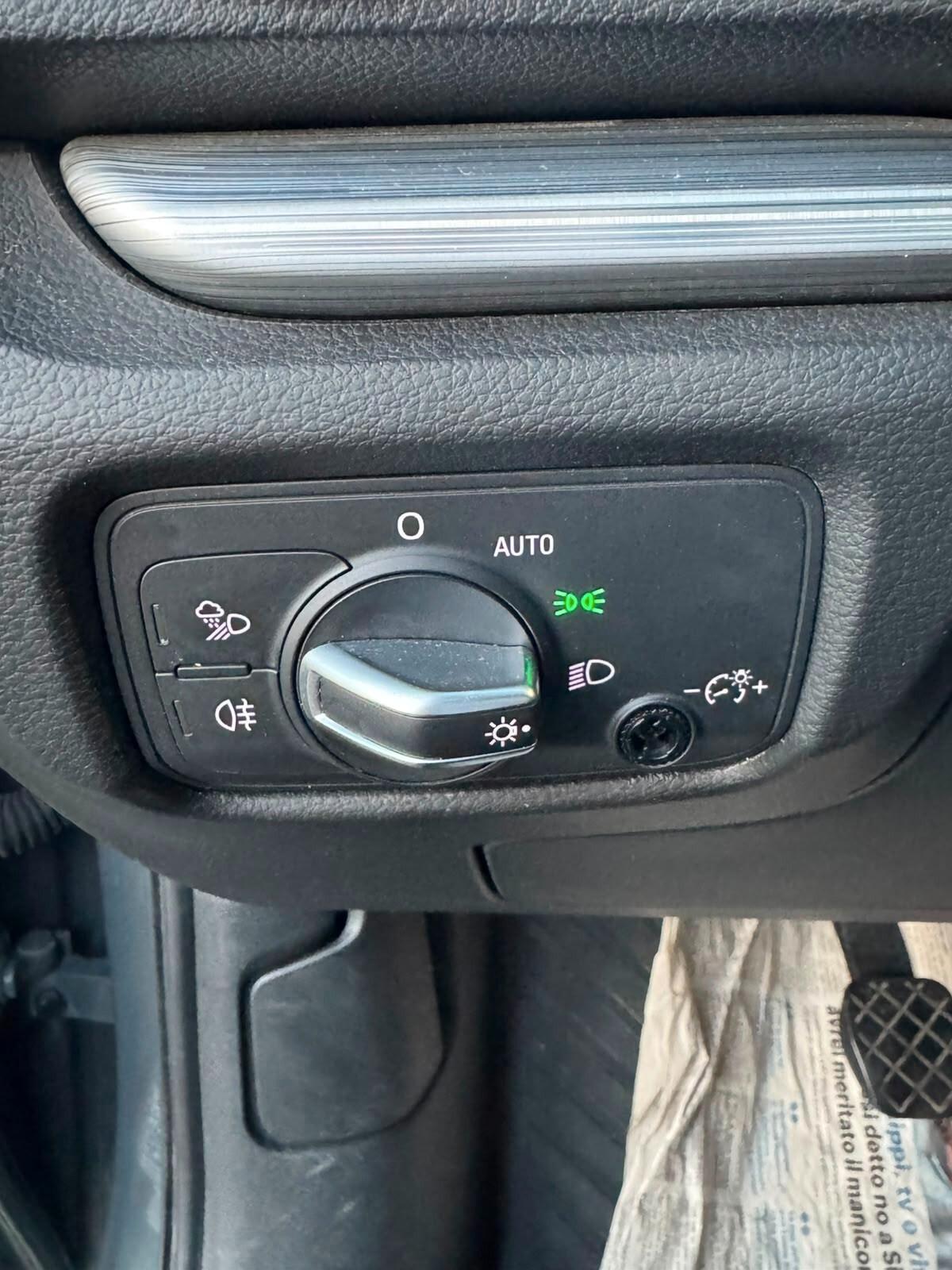 Audi A3 SPB 1.6 TDI Sport GANCIO TRAINO DI SERIE !!