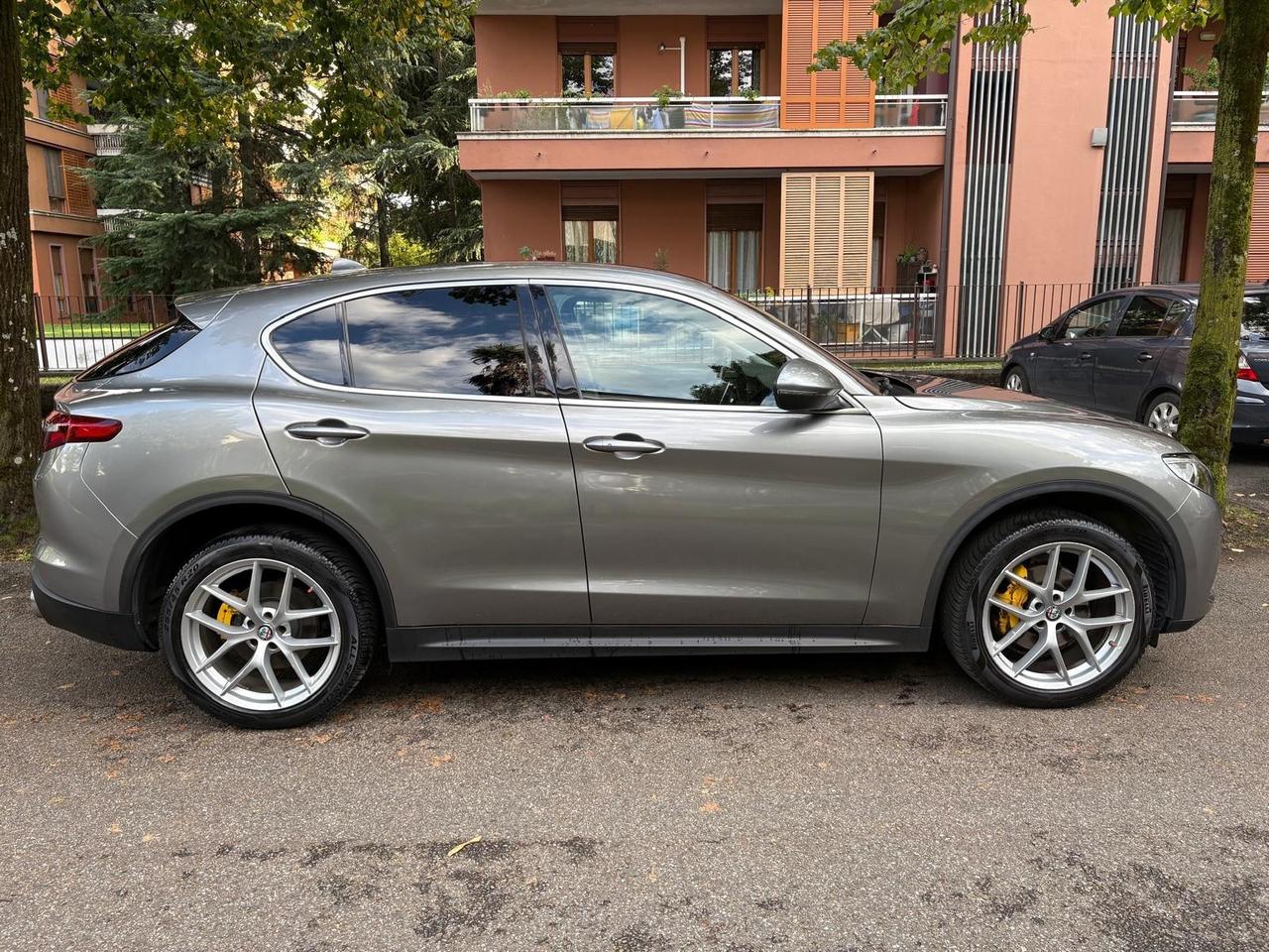 Alfa Romeo Stelvio 2.0 Turbo 280 CV AT8 Q4 Super