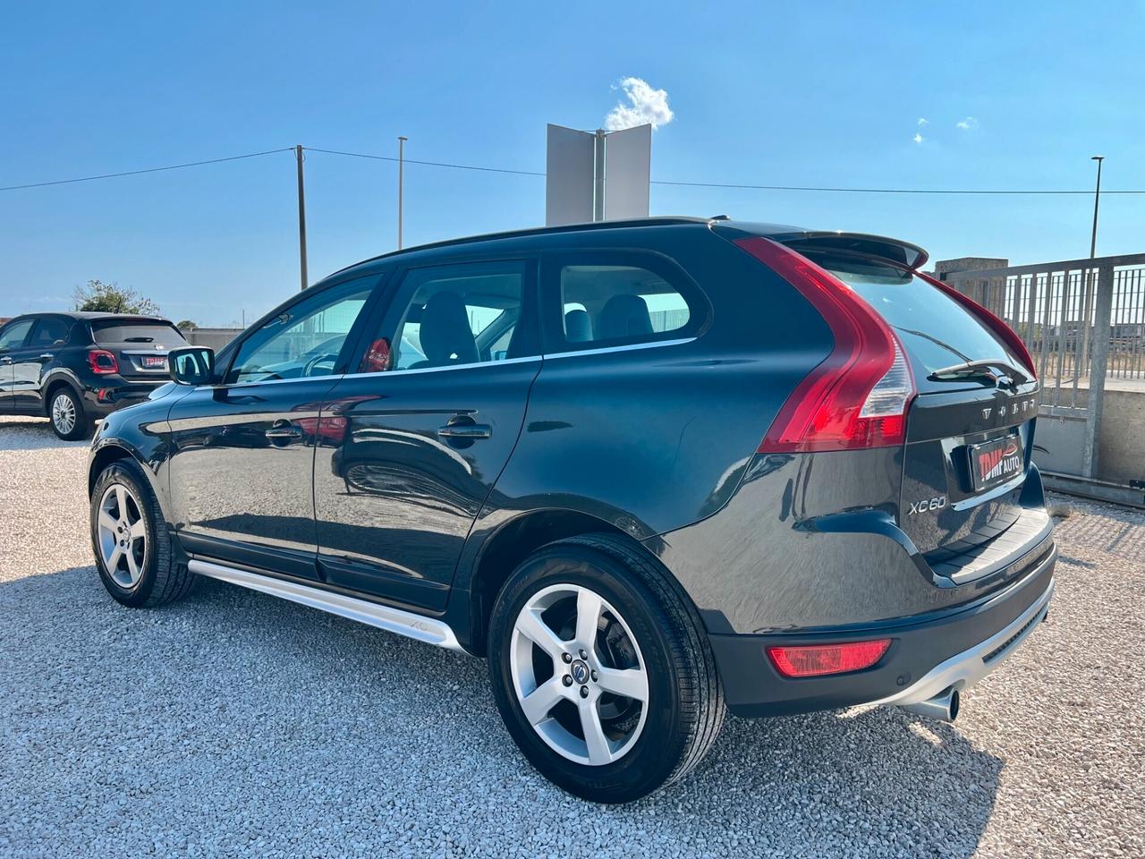 Volvo XC 60 D5 AWD R-design Geartronic