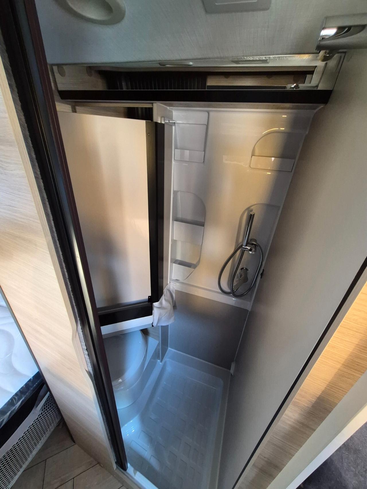 Challenger V114 MAX COSY NEW ENTRY € 58900