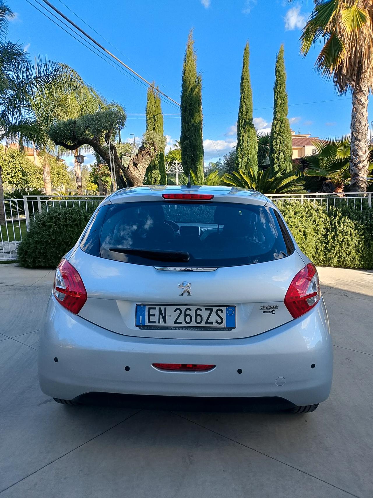 Peugeot 208 1.4 HDi 68 CV 5 porte Allure
