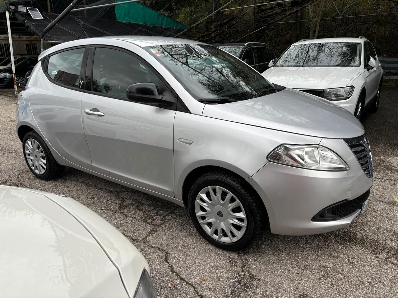 Lancia Ypsilon 1.2 - 5 porte GPL ok Neopatentati