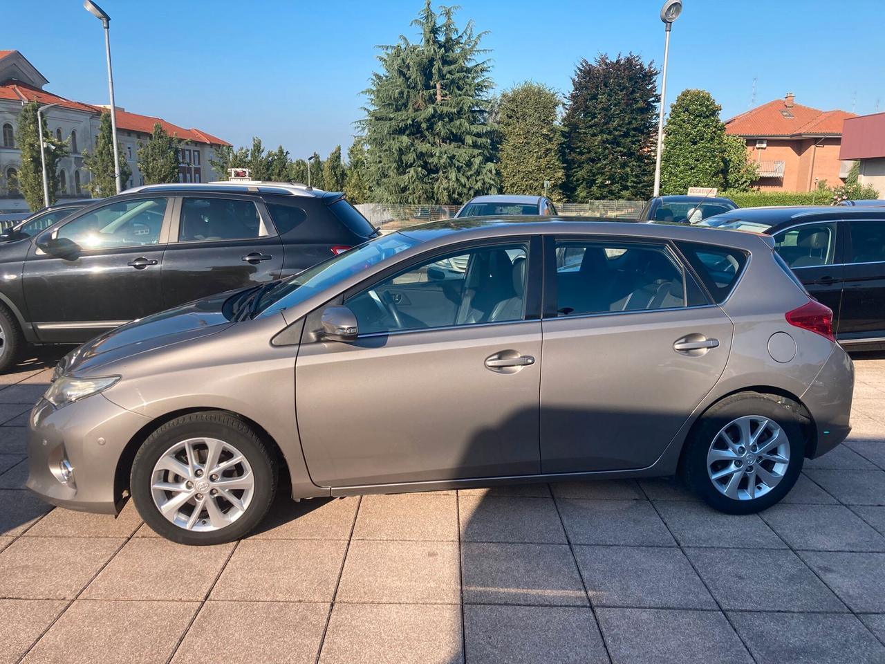 Toyota Auris 1.4 D-4D Lounge