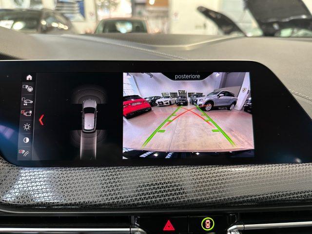 BMW 118 d Sport Auto - LED - 17" - Carplay - Telecamera