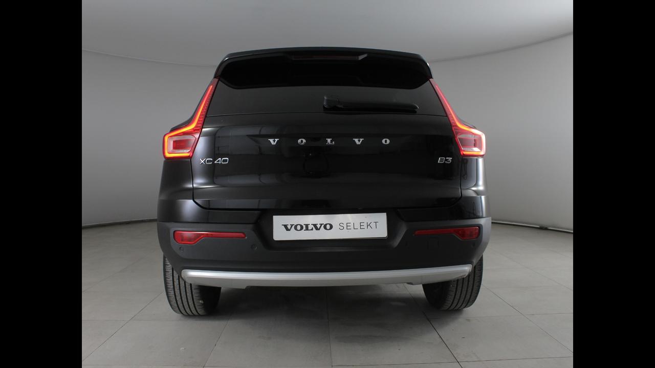 VOLVO XC40 2023 - XC40 2.0 b3 Core auto