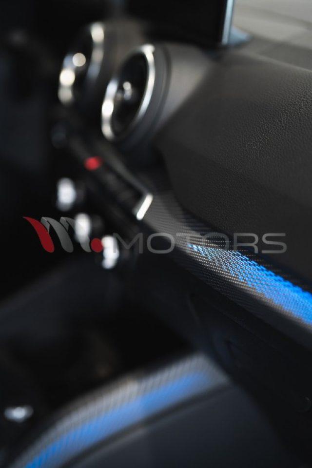 AUDI Q2 30 TDI Identity Black