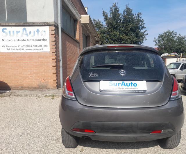 LANCIA Ypsilon Metano Ecochic Silver