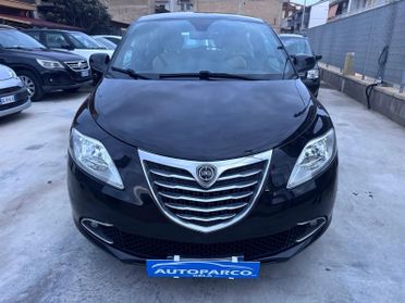 Lancia Ypsilon 0.9 TwinAir 85 CV 5 porte Metano Ecochic Silver