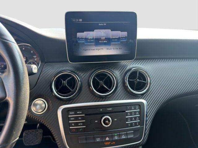 MERCEDES-BENZ CLA sse GLA GLA 200 d Automatic Business
