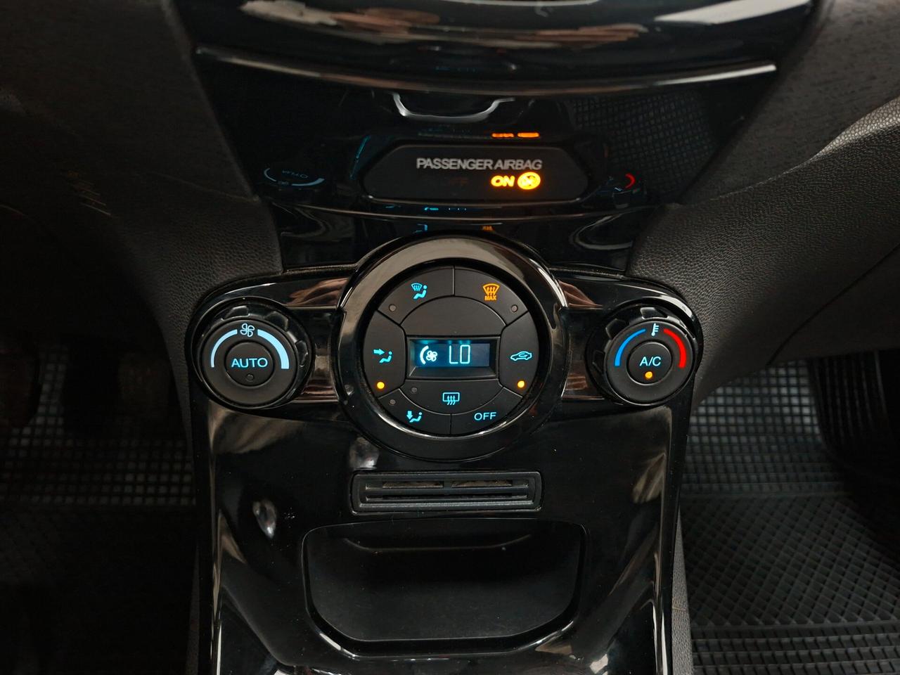 Ford Fiesta 1.5 TDCi 75cv Titanium