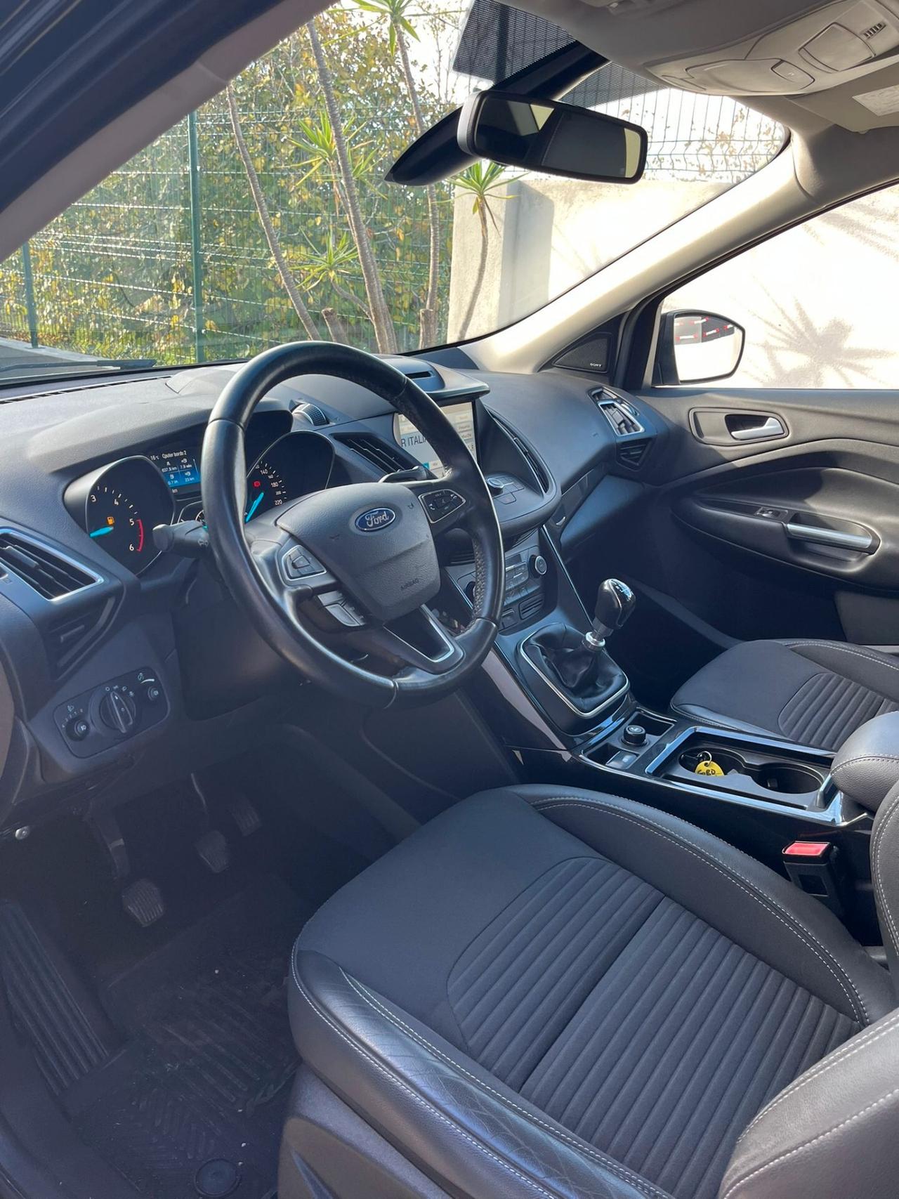 Ford Kuga 2.0 TDCI 150 CV S&S 2WD Titanium