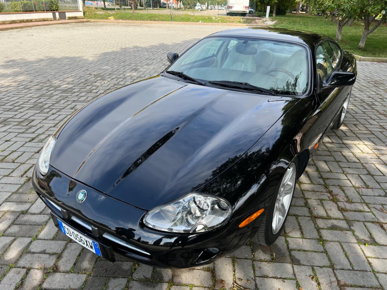 Jaguar XK8 4.0 Coupé Bellissima