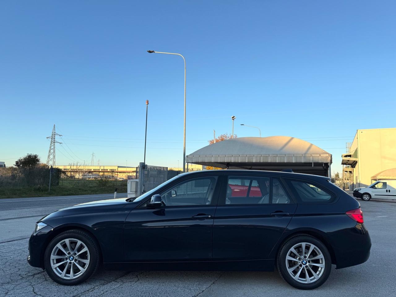 BMW 320d Automatic Touring XDRIVE - Navi 17