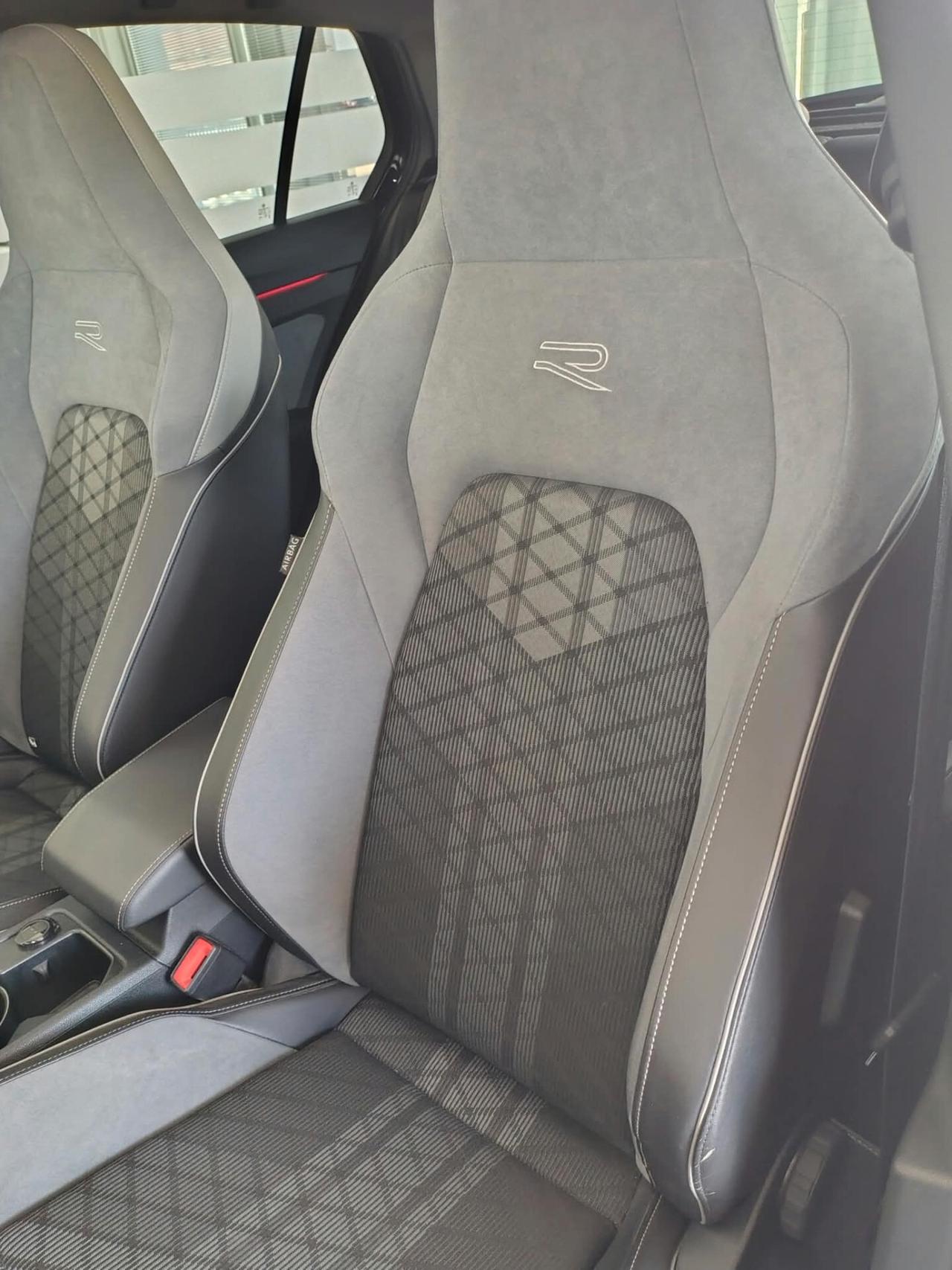 Volkswagen Golf 2.0 TDI 150 CV SCR R-Line