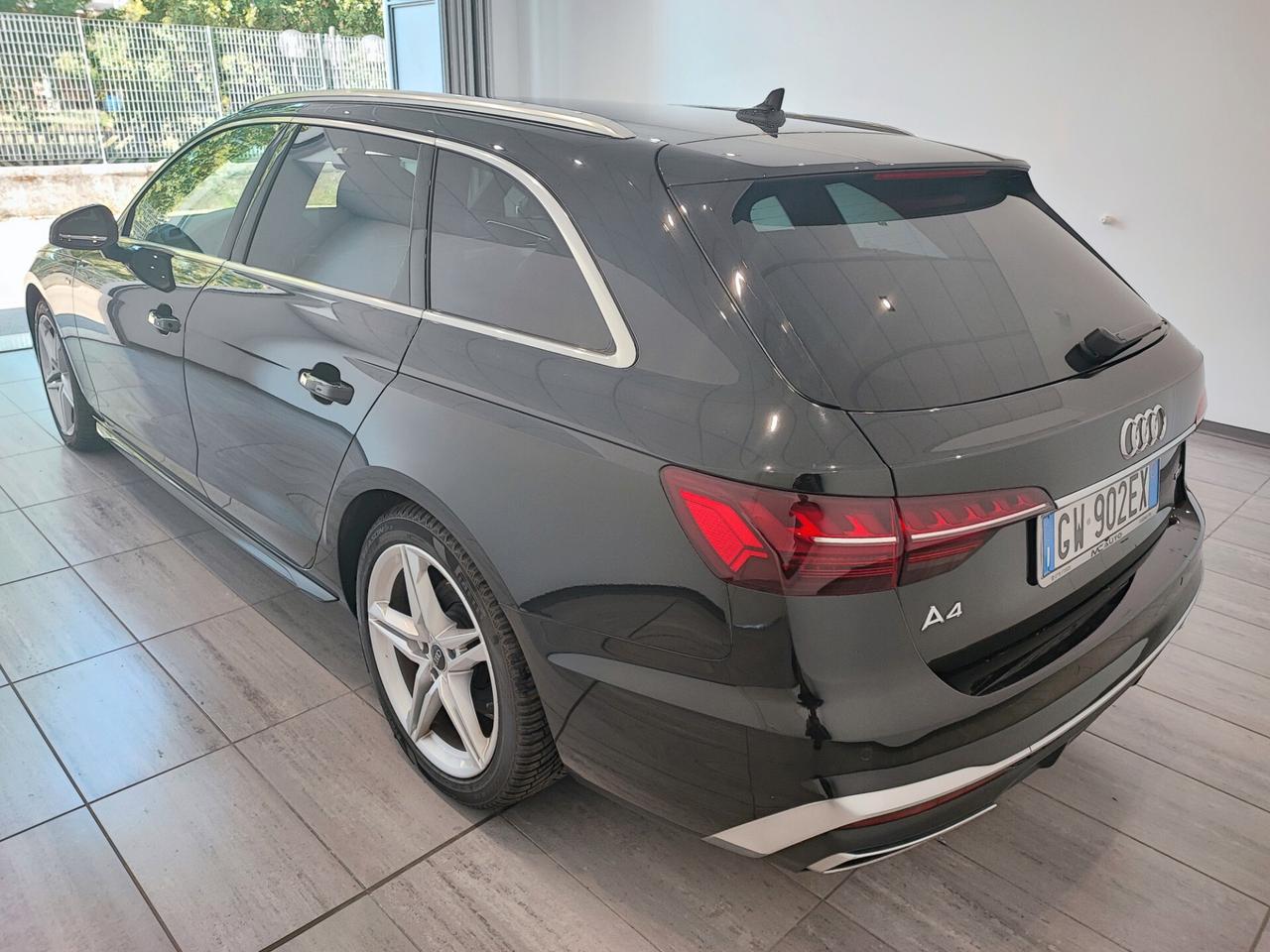 Audi A4 Avant 40 TDI quattro S tronic line edition