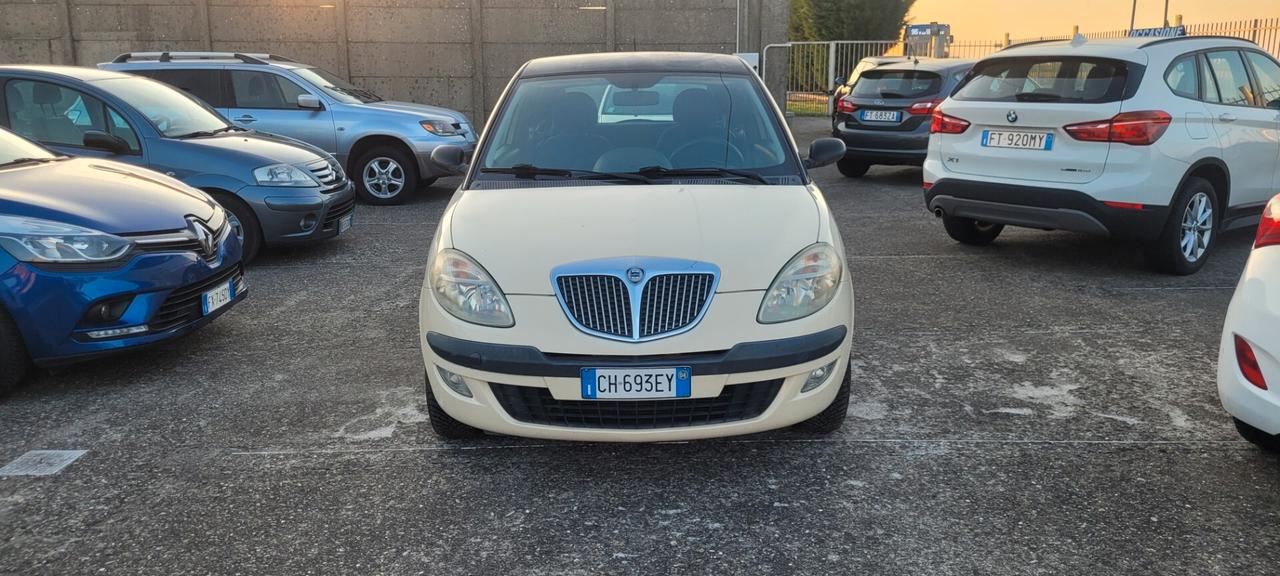 Lancia Ypsilon unico proprietario 1.2 16V Argento