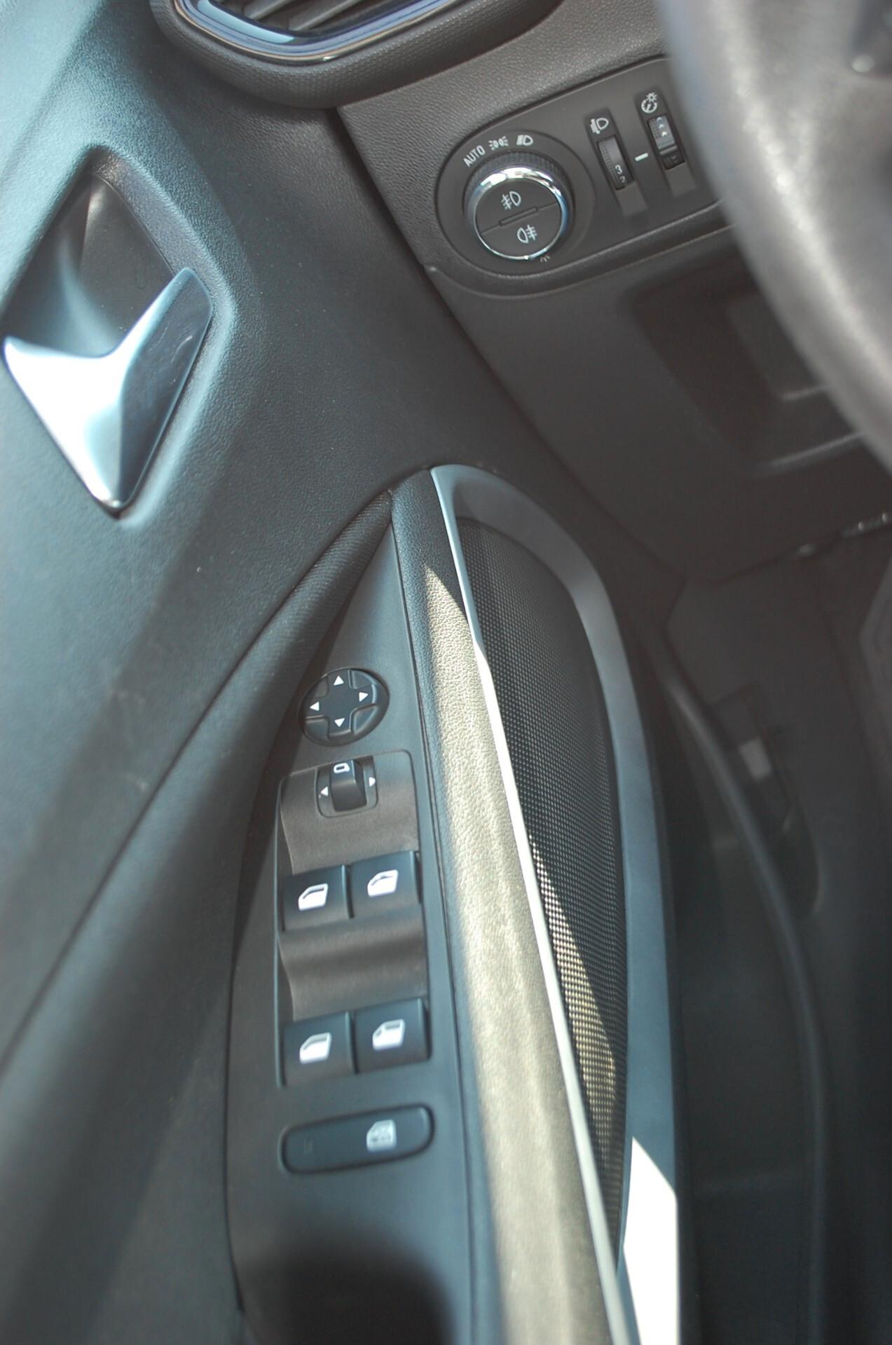 Opel Crossland X 1.2 Advance 83CV Uff Italy Lega USB Lega X