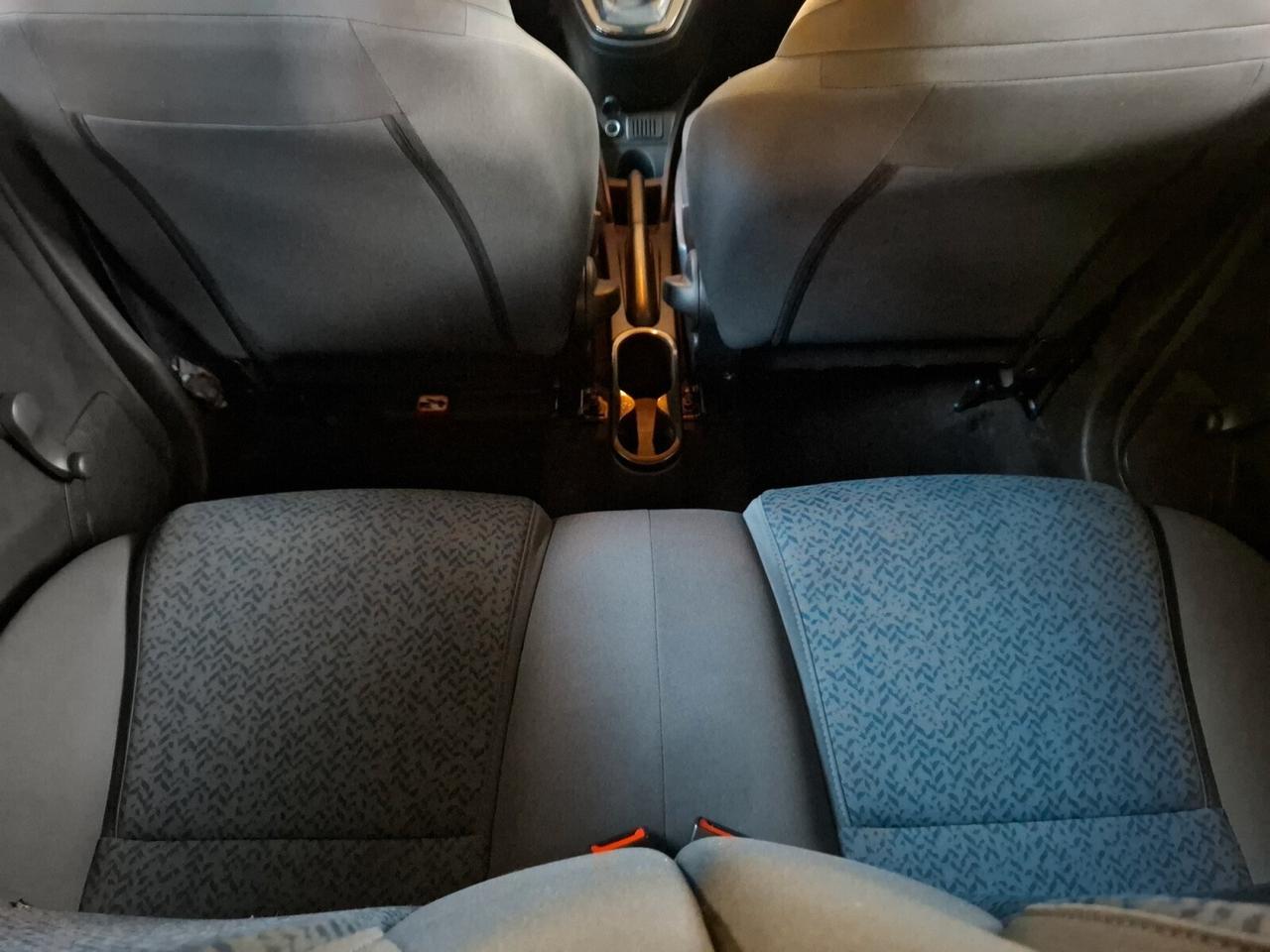 Lancia Ypsilon 1.0 FireFly 5 porte S&S Hybrid Ecochic Silver