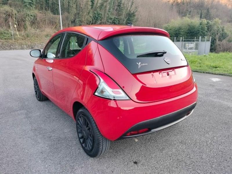 Lancia Ypsilon 1.0 FireFly 5 porte S&S Hybrid Silver