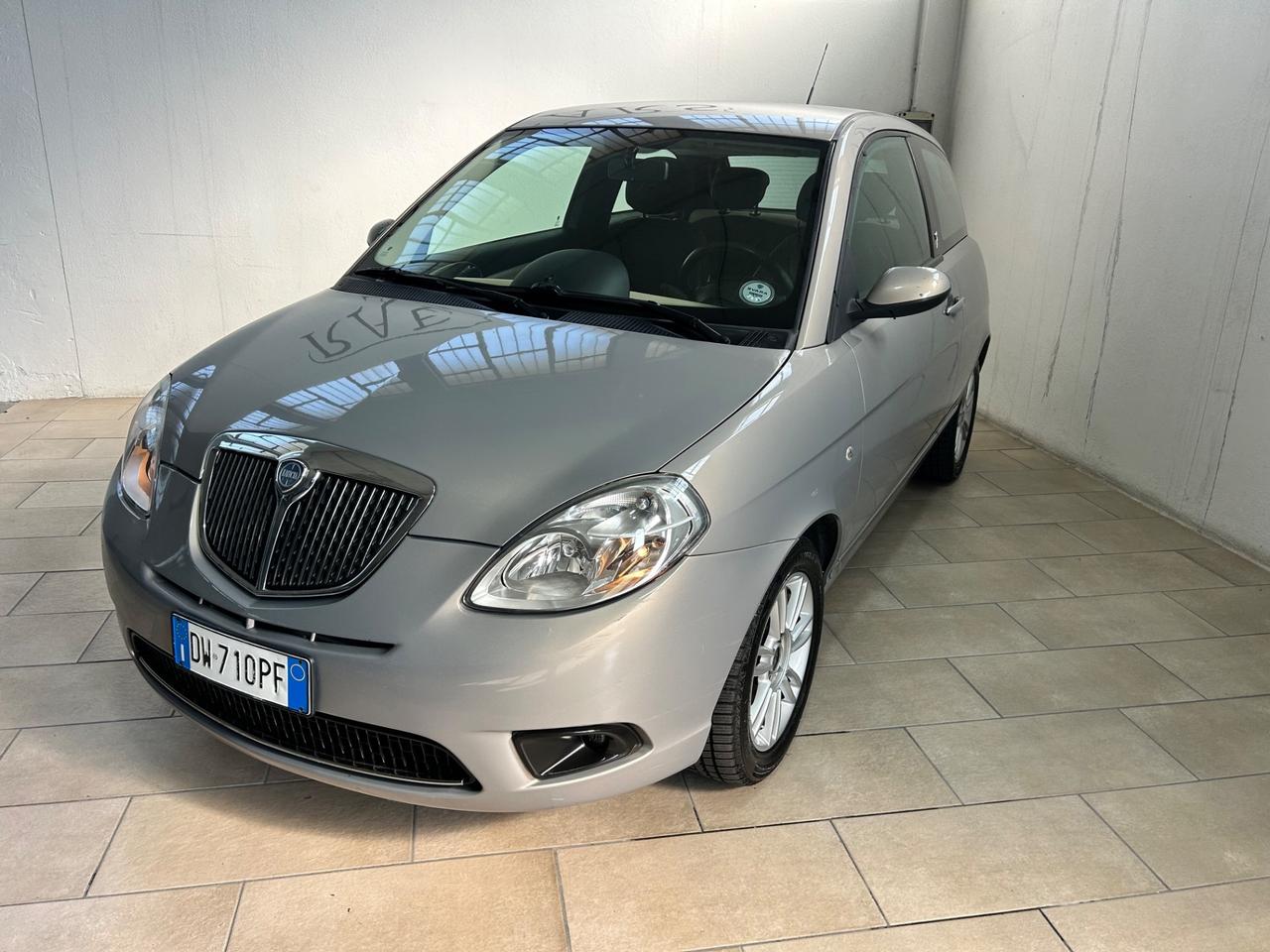 Lancia Ypsilon 1.2 Versus