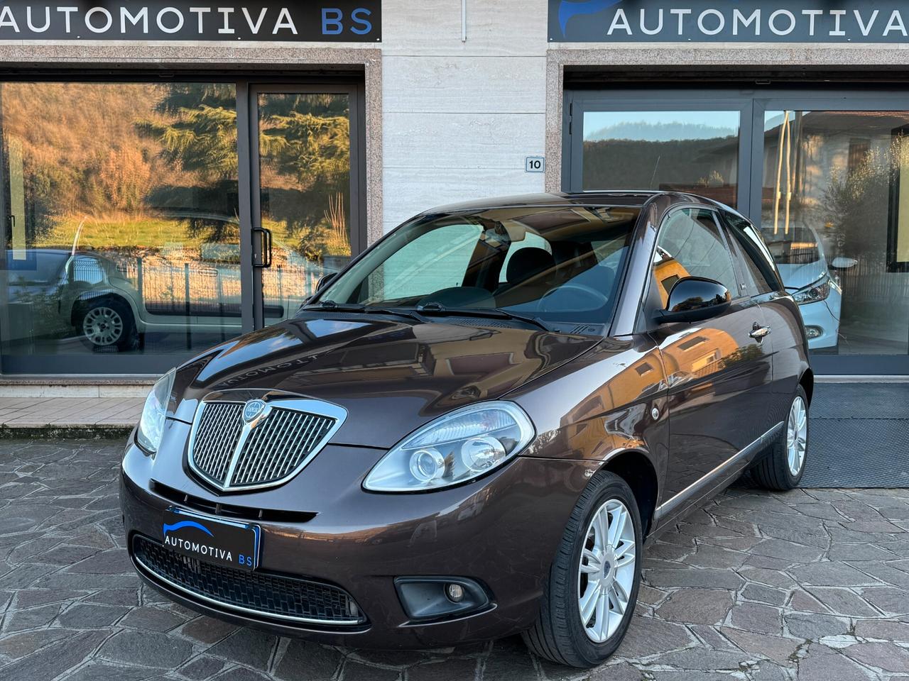 Lancia Ypsilon 1.2 69 CV Unyca