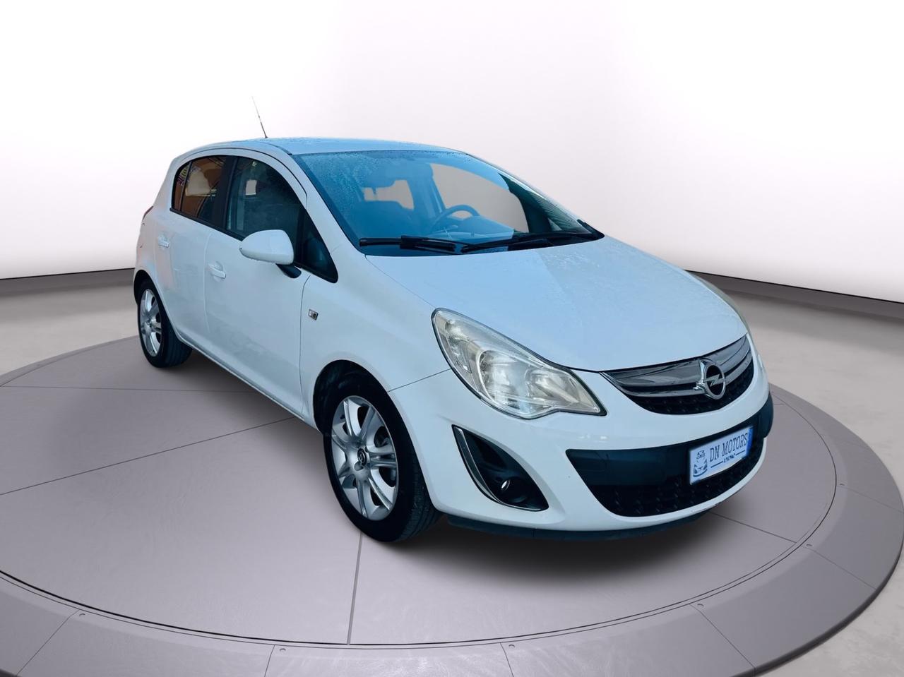 Opel Corsa 1.2 benzina gpl anno 2013